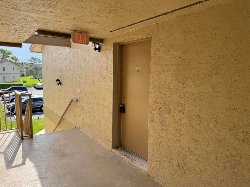 Exterior Entry Way Area