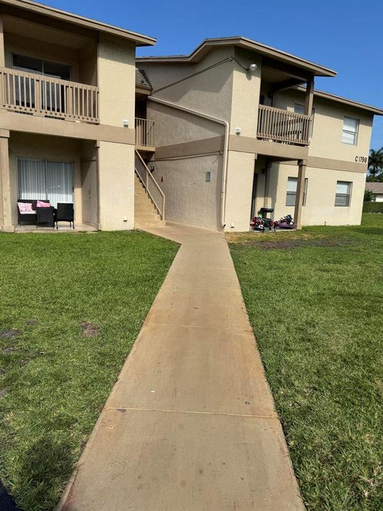 Condo Walkway to Building