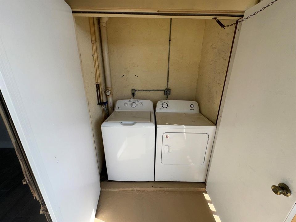 Units Washer/ Dryer