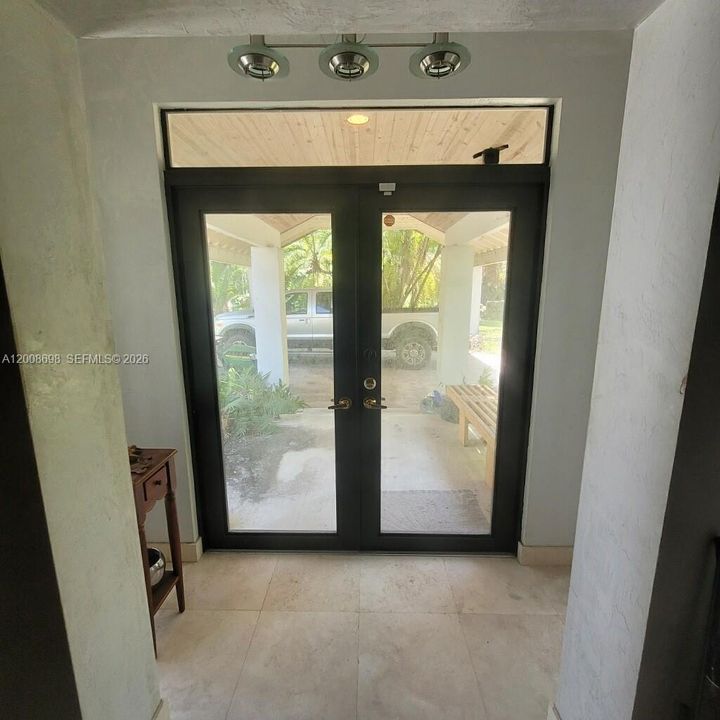 En Venta: $2,400,000 (5 camas, 3 baños, 2628 Pies cuadrados)
