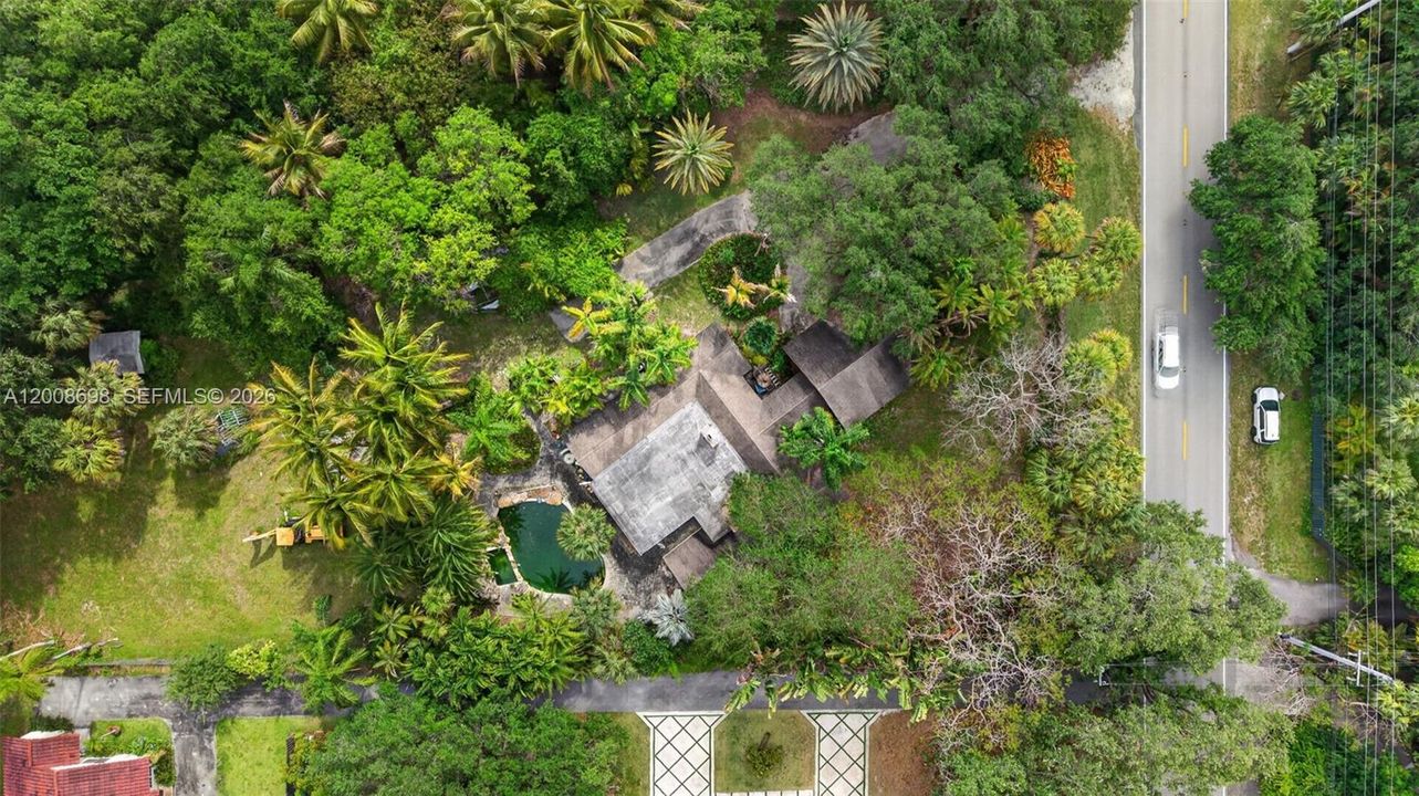 En Venta: $2,400,000 (5 camas, 3 baños, 2628 Pies cuadrados)