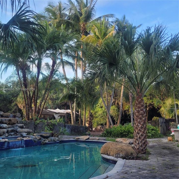 En Venta: $2,400,000 (5 camas, 3 baños, 2628 Pies cuadrados)