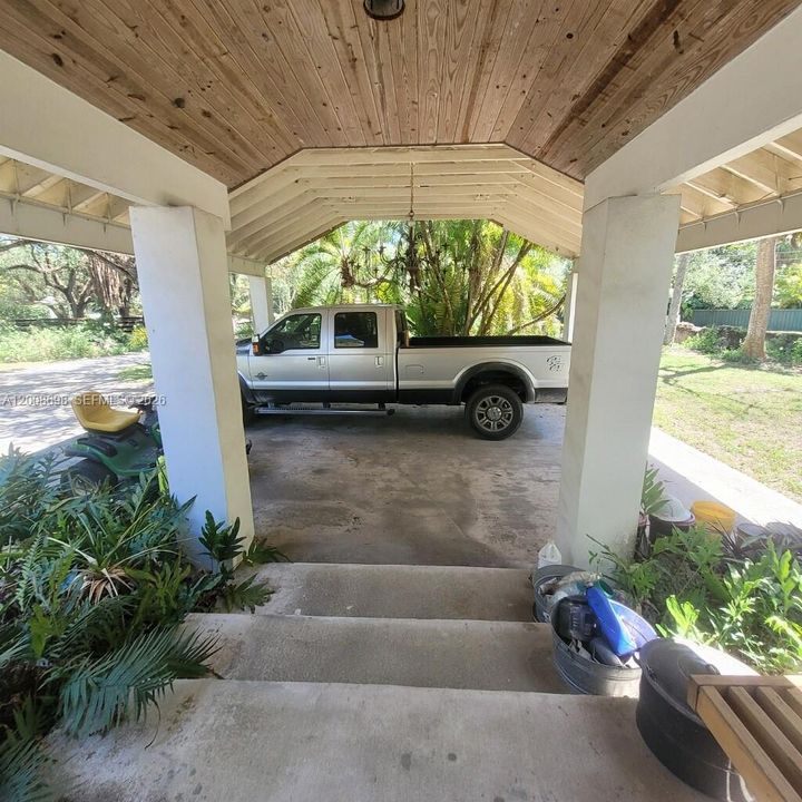 En Venta: $2,400,000 (5 camas, 3 baños, 2628 Pies cuadrados)