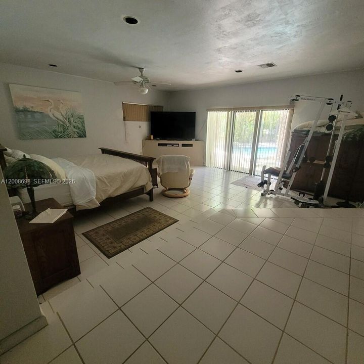 En Venta: $2,400,000 (5 camas, 3 baños, 2628 Pies cuadrados)