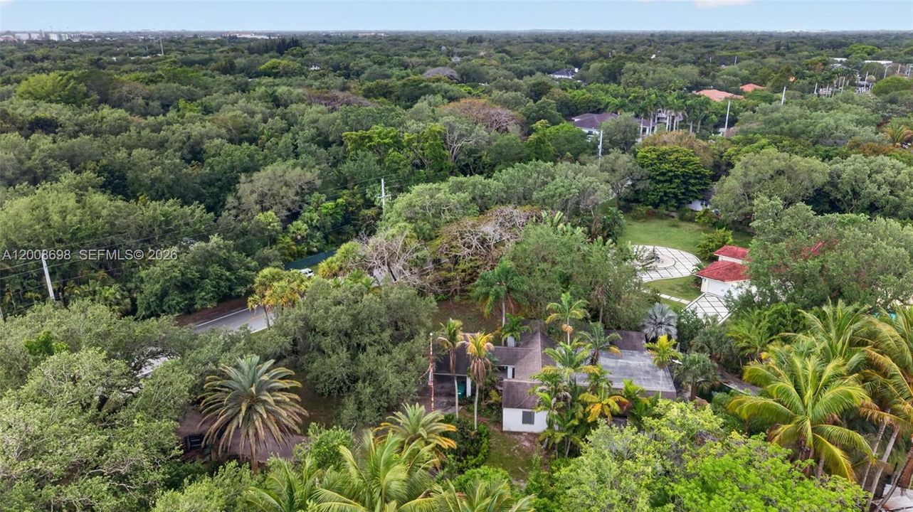 En Venta: $2,400,000 (5 camas, 3 baños, 2628 Pies cuadrados)