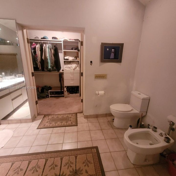 En Venta: $2,400,000 (5 camas, 3 baños, 2628 Pies cuadrados)