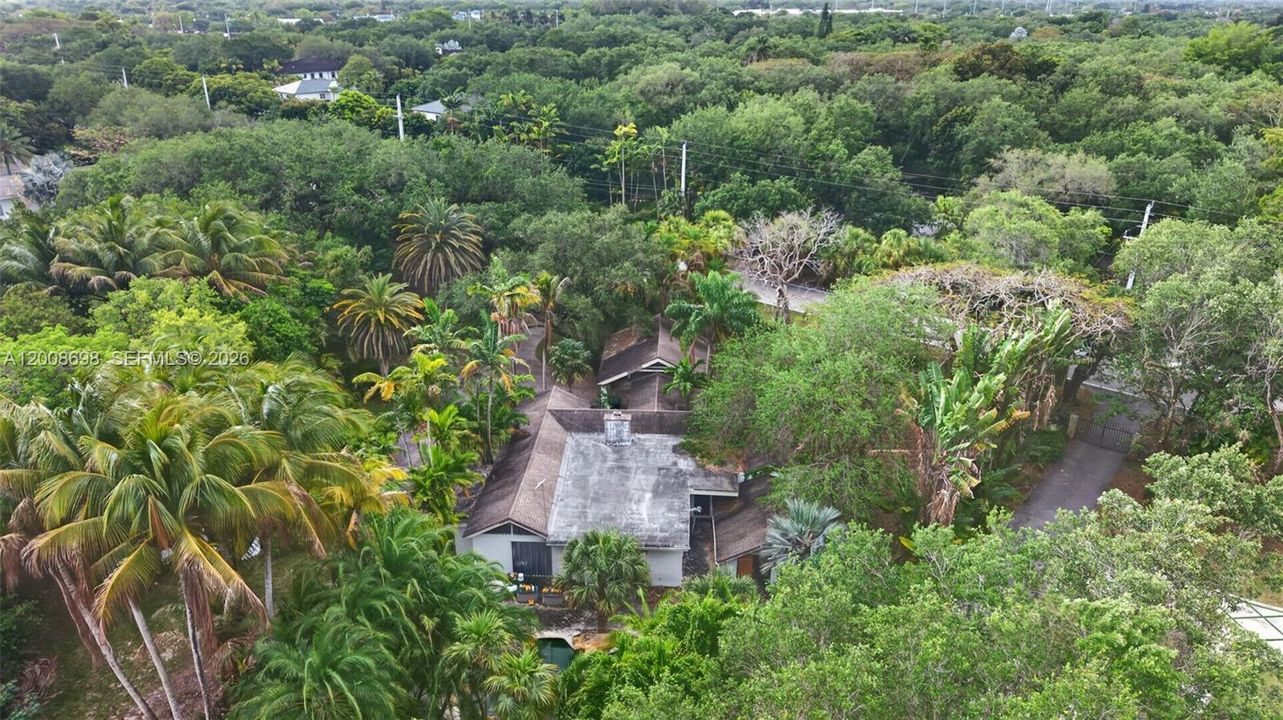 En Venta: $2,400,000 (5 camas, 3 baños, 2628 Pies cuadrados)
