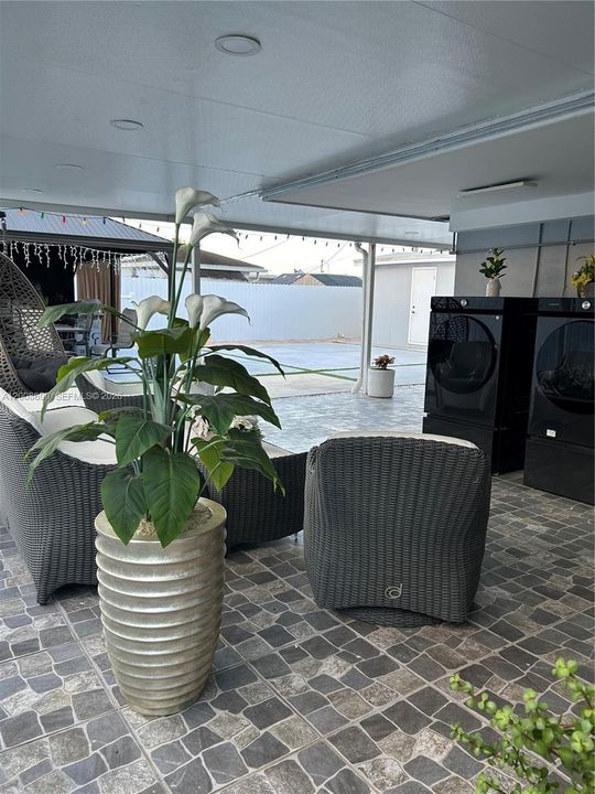 Activo con contrato: $895,000 (7 camas, 3 baños, 2843 Pies cuadrados)