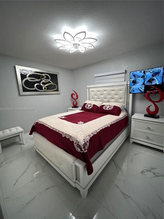 Activo con contrato: $895,000 (7 camas, 3 baños, 2843 Pies cuadrados)