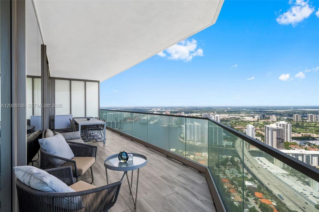 En Venta: $7,498,000 (4 camas, 5 baños, 3481 Pies cuadrados)