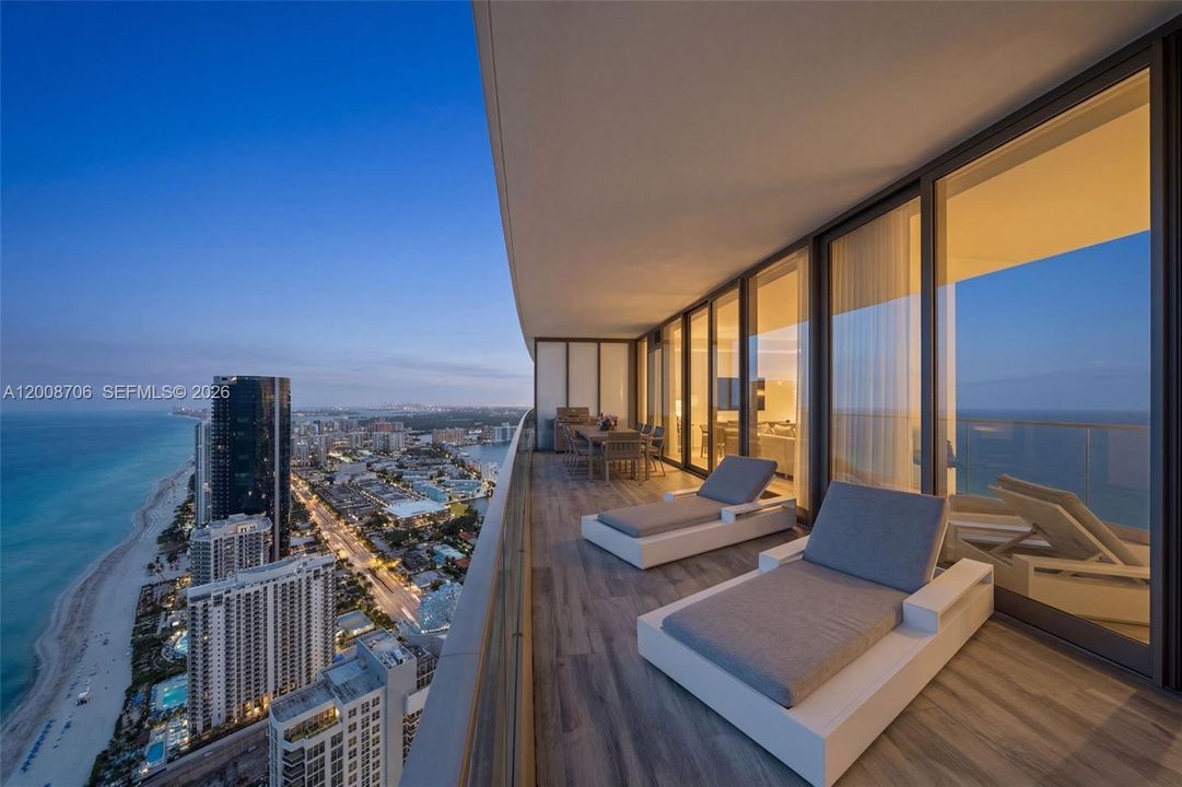 En Venta: $7,498,000 (4 camas, 5 baños, 3481 Pies cuadrados)