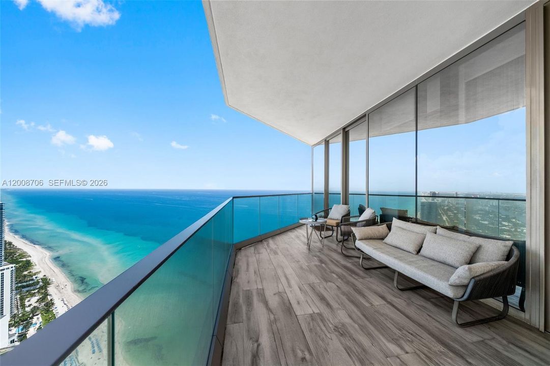 En Venta: $7,498,000 (4 camas, 5 baños, 3481 Pies cuadrados)