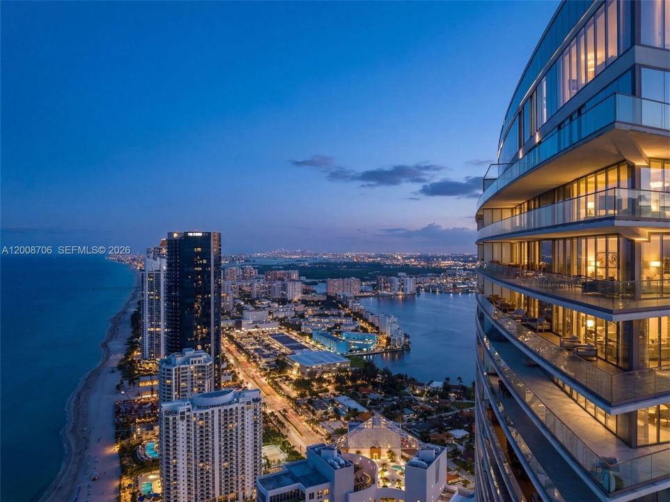 En Venta: $7,498,000 (4 camas, 5 baños, 3481 Pies cuadrados)