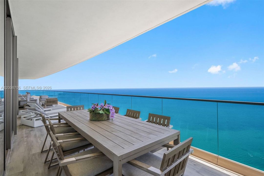 En Venta: $7,498,000 (4 camas, 5 baños, 3481 Pies cuadrados)