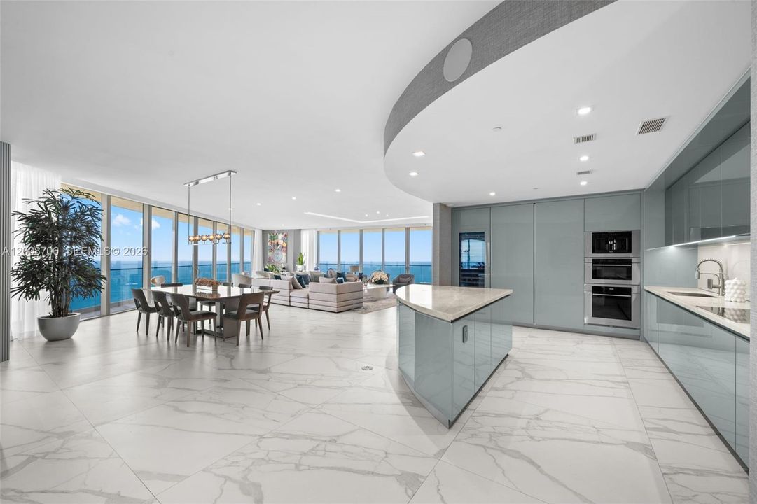 En Venta: $7,498,000 (4 camas, 5 baños, 3481 Pies cuadrados)