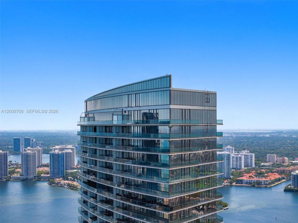 En Venta: $7,498,000 (4 camas, 5 baños, 3481 Pies cuadrados)