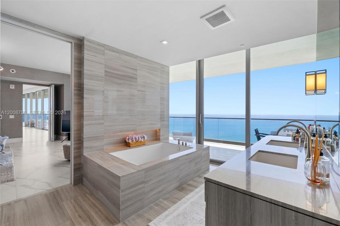En Venta: $7,498,000 (4 camas, 5 baños, 3481 Pies cuadrados)
