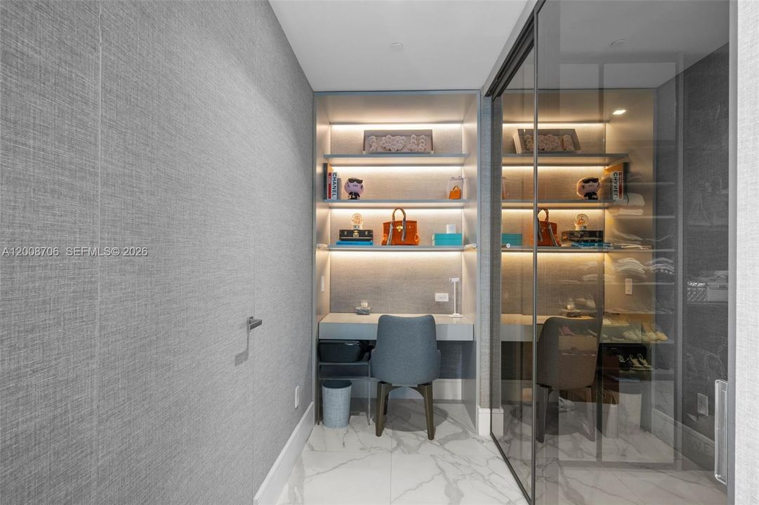 En Venta: $7,498,000 (4 camas, 5 baños, 3481 Pies cuadrados)