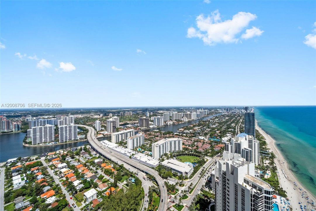 En Venta: $7,498,000 (4 camas, 5 baños, 3481 Pies cuadrados)