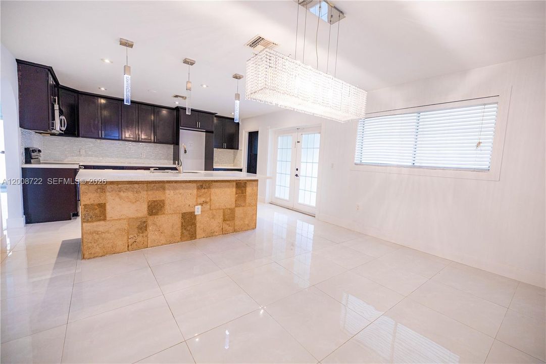 For Sale: $725,000 (4 beds, 2 baths, 2592 Square Feet)