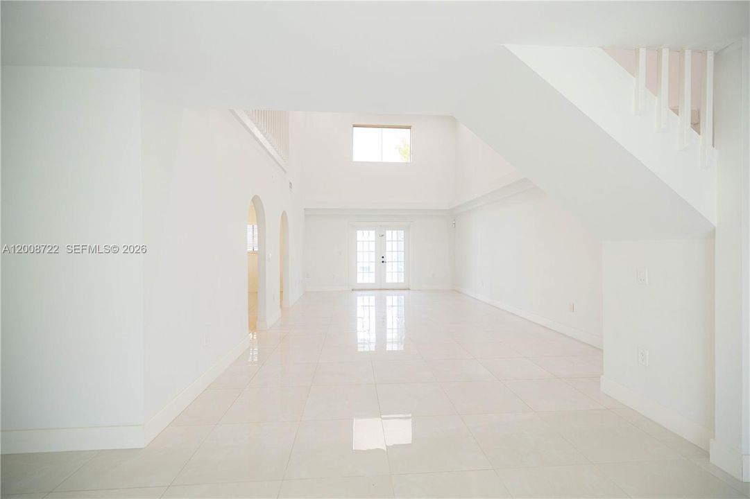 For Sale: $725,000 (4 beds, 2 baths, 2592 Square Feet)