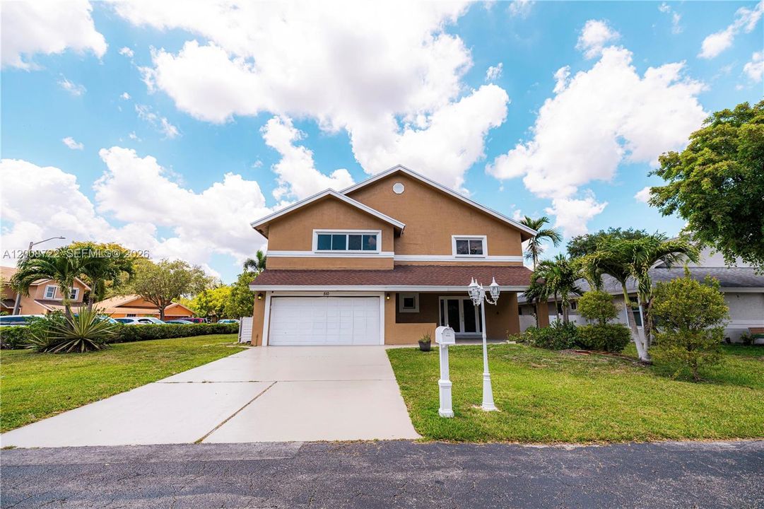 For Sale: $725,000 (4 beds, 2 baths, 2592 Square Feet)