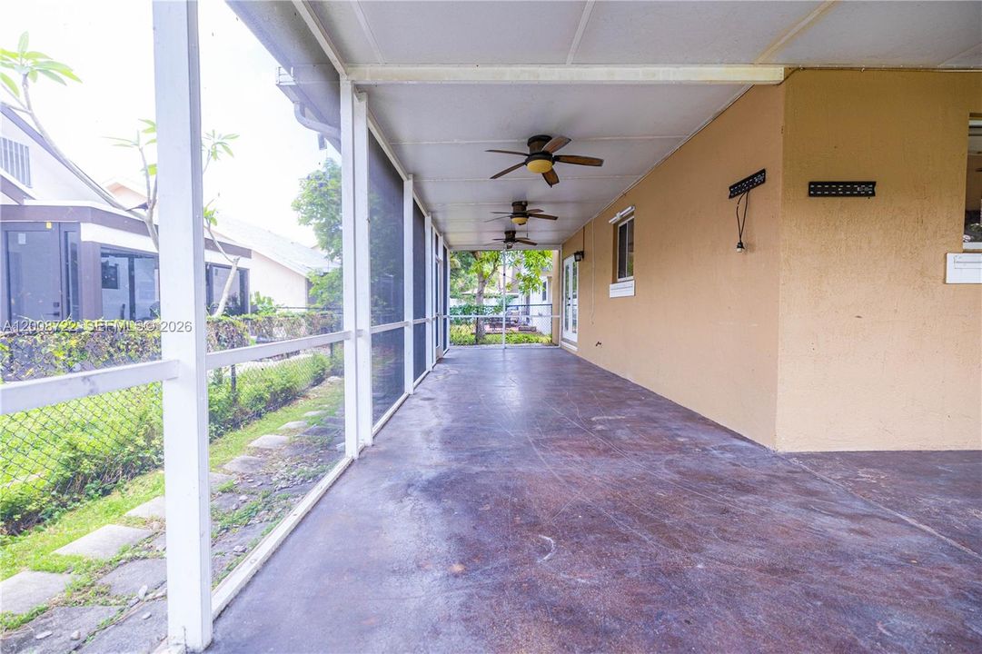For Sale: $725,000 (4 beds, 2 baths, 2592 Square Feet)