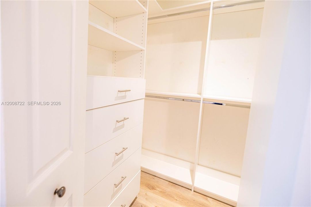 For Sale: $725,000 (4 beds, 2 baths, 2592 Square Feet)