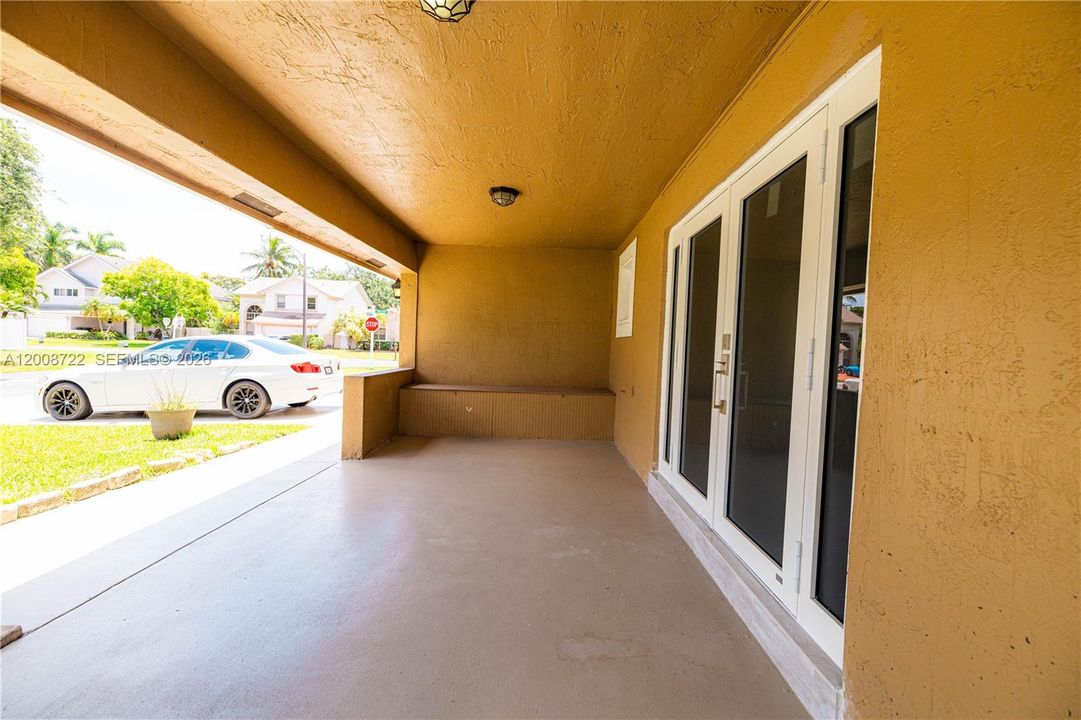 For Sale: $725,000 (4 beds, 2 baths, 2592 Square Feet)