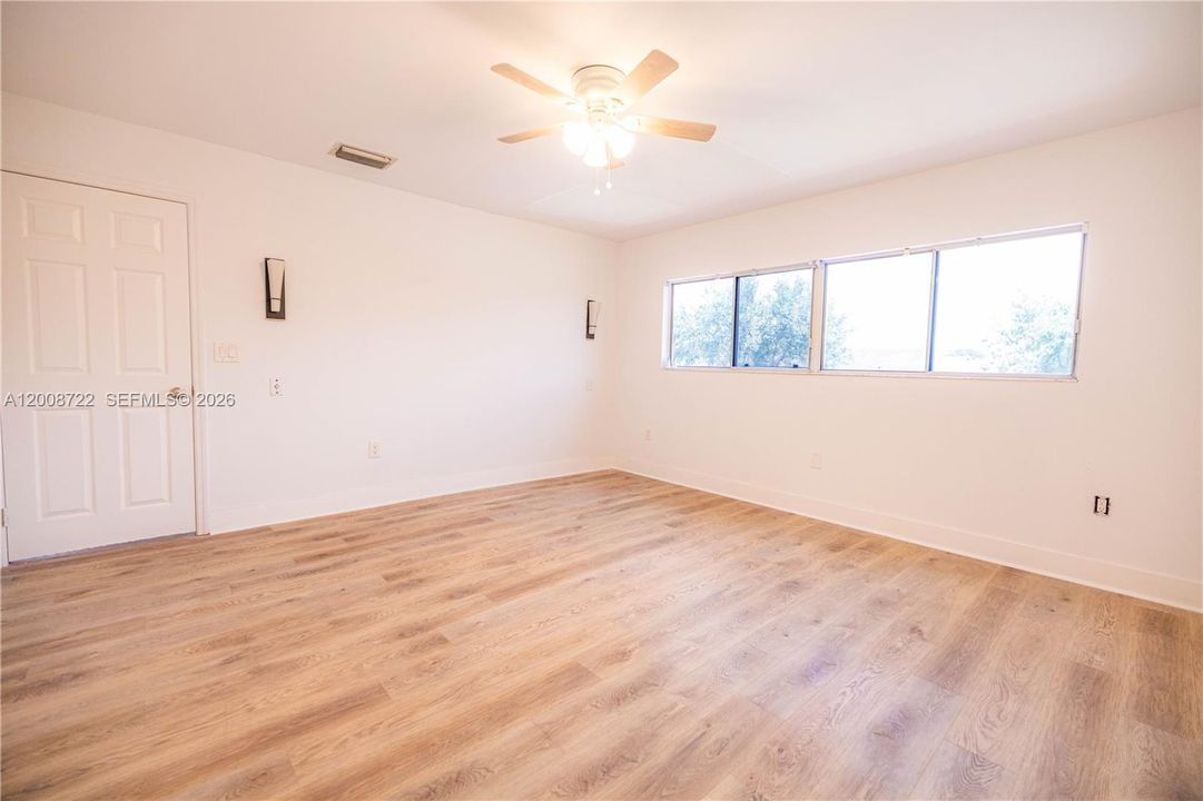 For Sale: $725,000 (4 beds, 2 baths, 2592 Square Feet)
