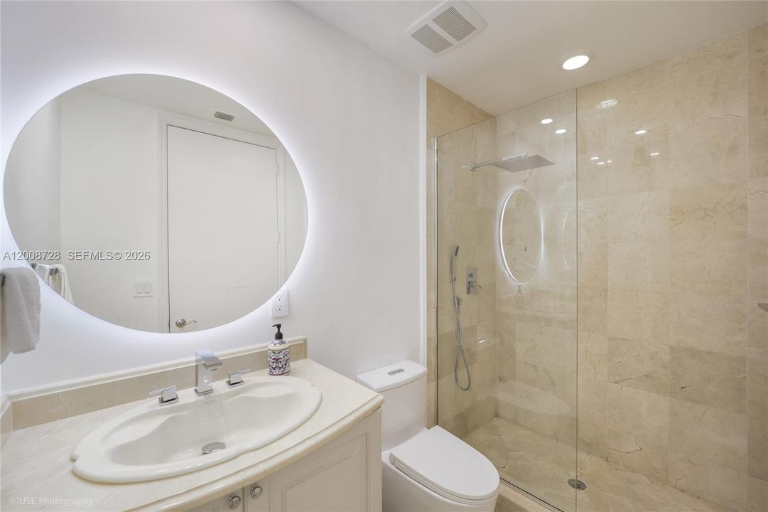 For Rent: $52,000 (3 beds, 3 baths, 4935 Square Feet)