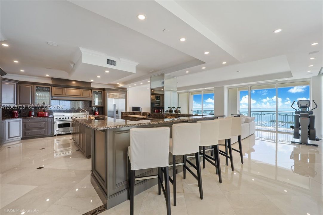 For Rent: $52,000 (3 beds, 3 baths, 4935 Square Feet)