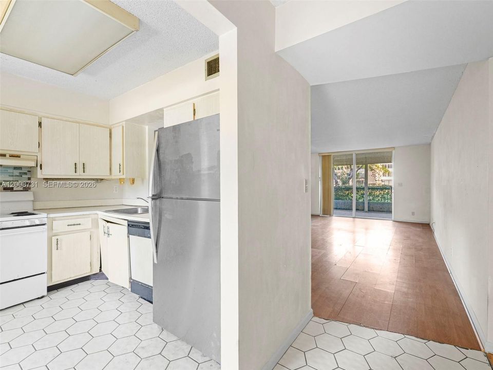 En Venta: $80,000 (2 camas, 2 baños, 1100 Pies cuadrados)