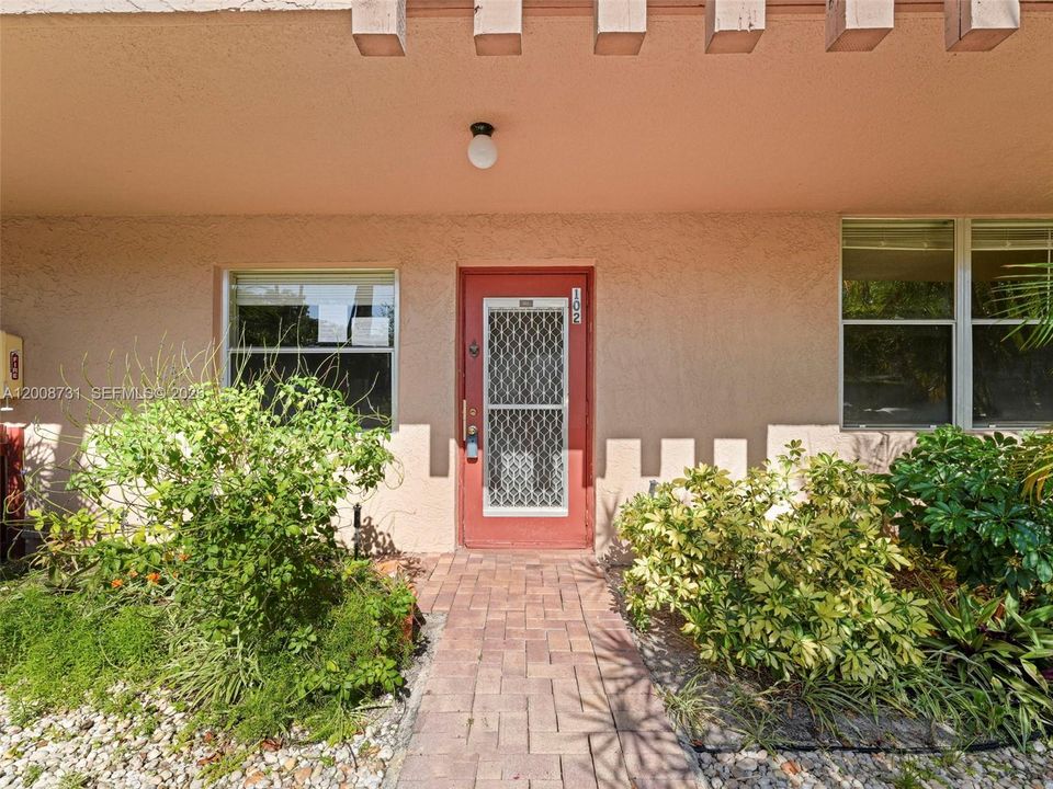 En Venta: $80,000 (2 camas, 2 baños, 1100 Pies cuadrados)