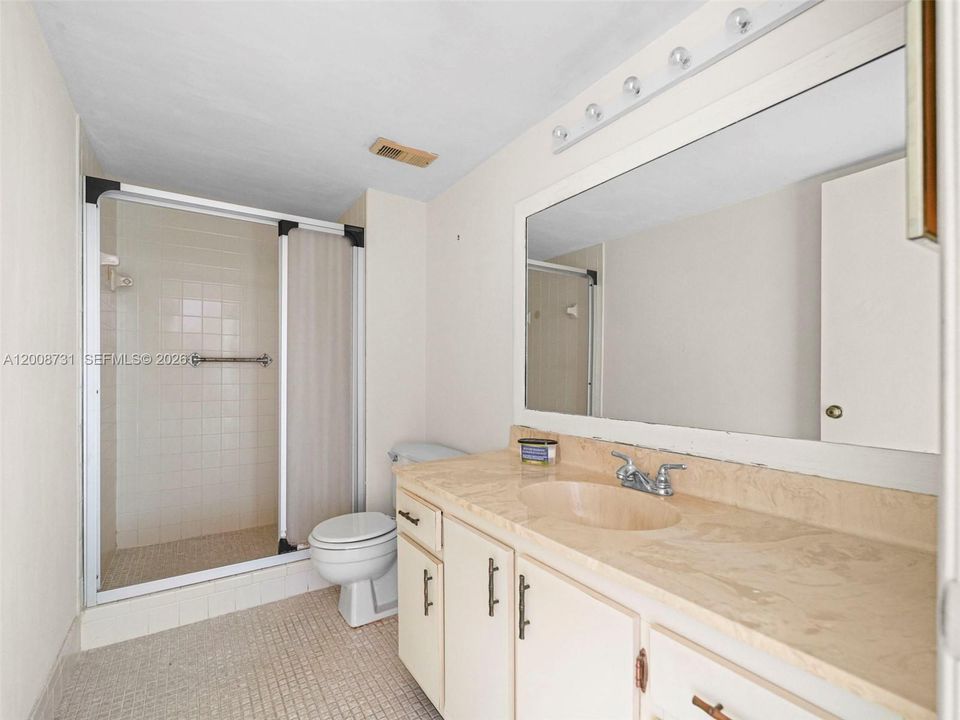 En Venta: $80,000 (2 camas, 2 baños, 1100 Pies cuadrados)