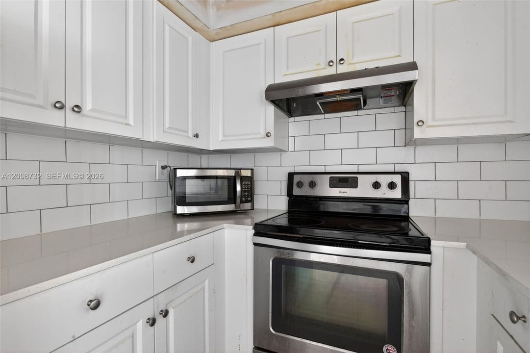 Active With Contract: $190,000 (2 beds, 2 baths, 1343 Square Feet)