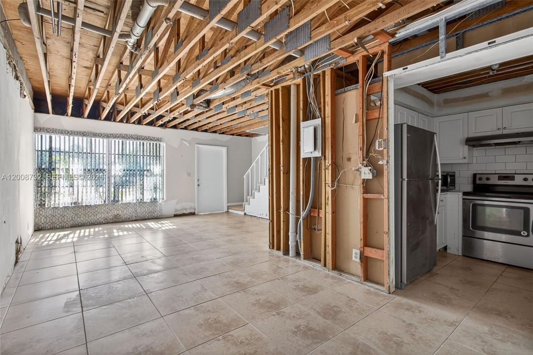 Active With Contract: $190,000 (2 beds, 2 baths, 1343 Square Feet)