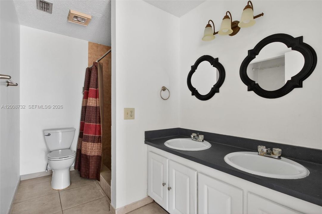 Active With Contract: $190,000 (2 beds, 2 baths, 1343 Square Feet)