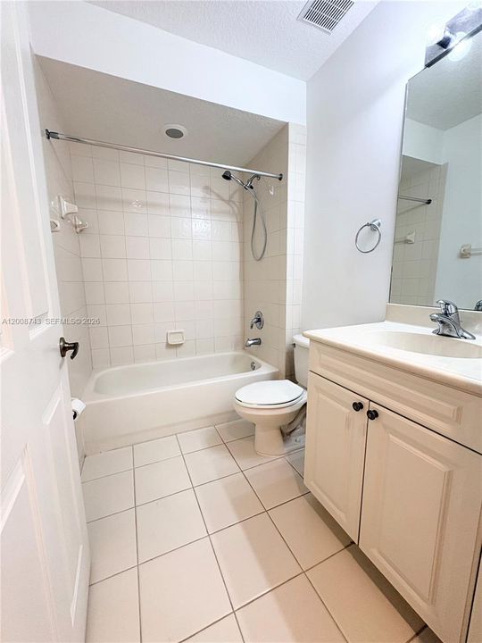 В аренду: $3,500 (3 спален, 2 ванн, 1401 Квадратных фут)