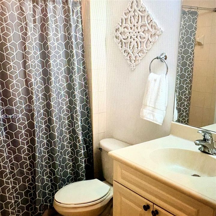 В аренду: $3,500 (3 спален, 2 ванн, 1401 Квадратных фут)
