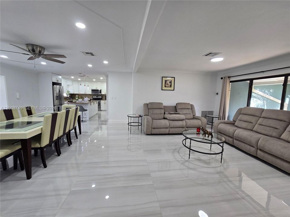 For Rent: $4,200 (4 beds, 3 baths, 1880 Square Feet)