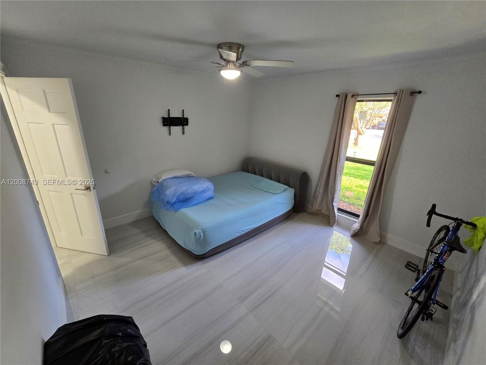 For Rent: $4,200 (4 beds, 3 baths, 1880 Square Feet)