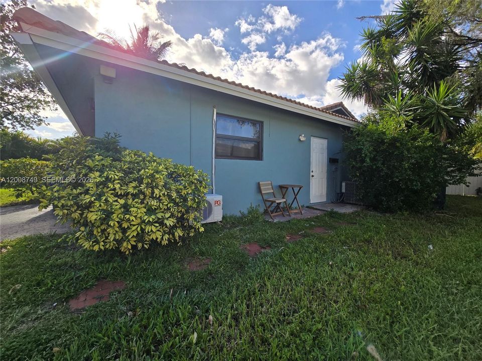 For Rent: $4,200 (4 beds, 3 baths, 1880 Square Feet)