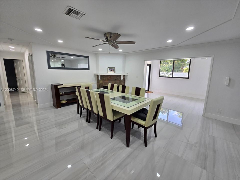 For Rent: $4,200 (4 beds, 3 baths, 1880 Square Feet)