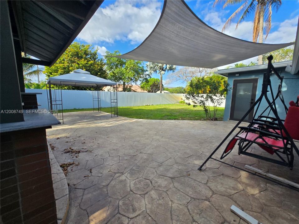 For Rent: $4,200 (4 beds, 3 baths, 1880 Square Feet)