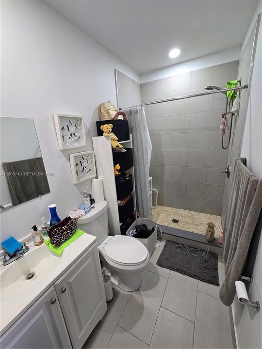 Bathroom of the efficiency