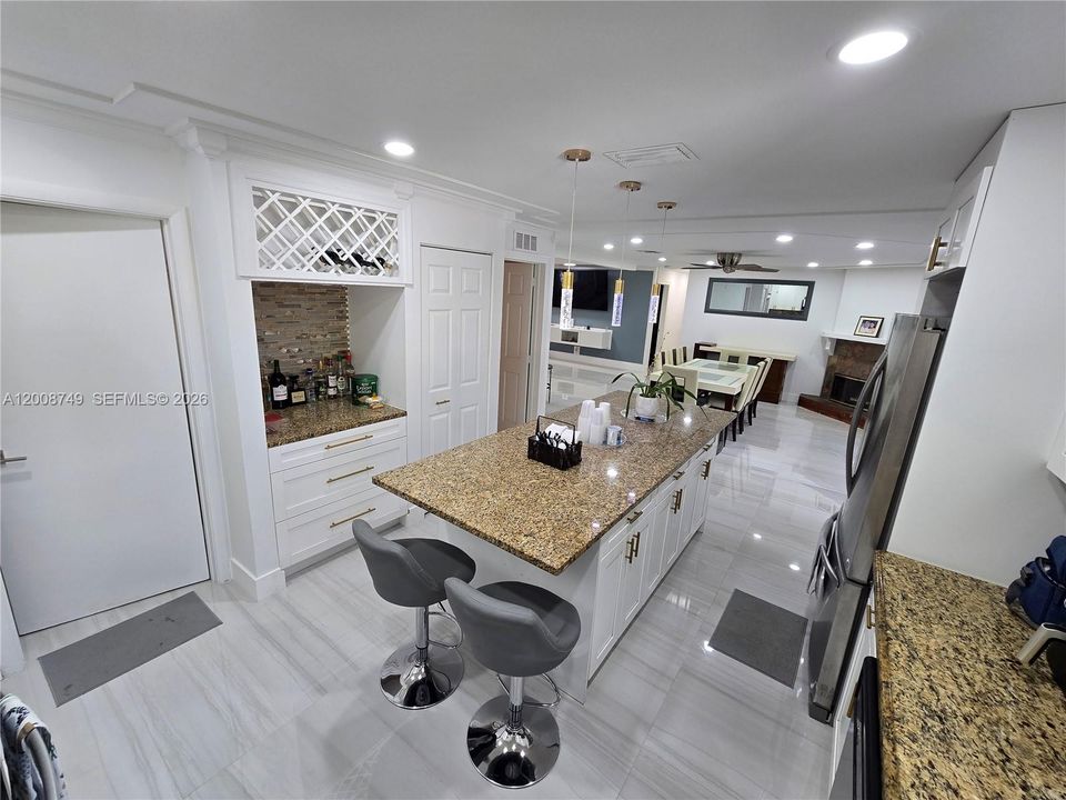 For Rent: $4,200 (4 beds, 3 baths, 1880 Square Feet)