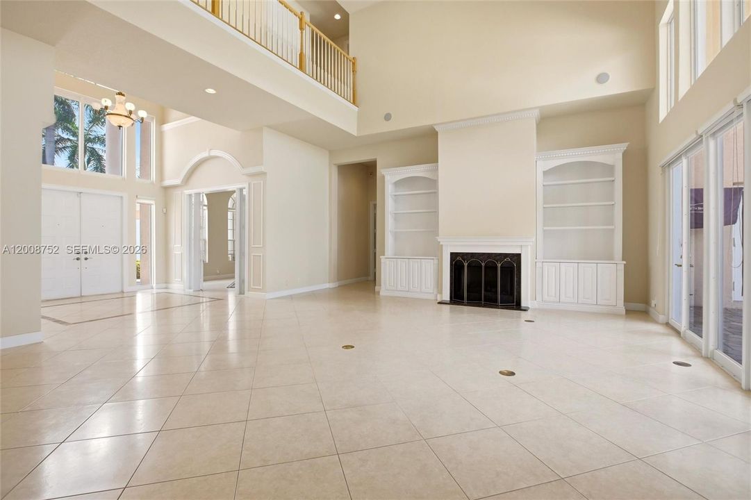 For Sale: $2,700,000 (6 beds, 5 baths, 4889 Square Feet)