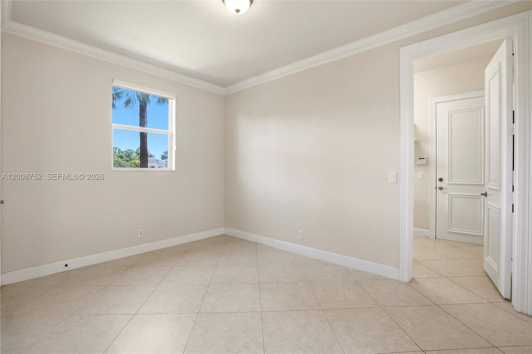 For Sale: $2,700,000 (6 beds, 5 baths, 4889 Square Feet)