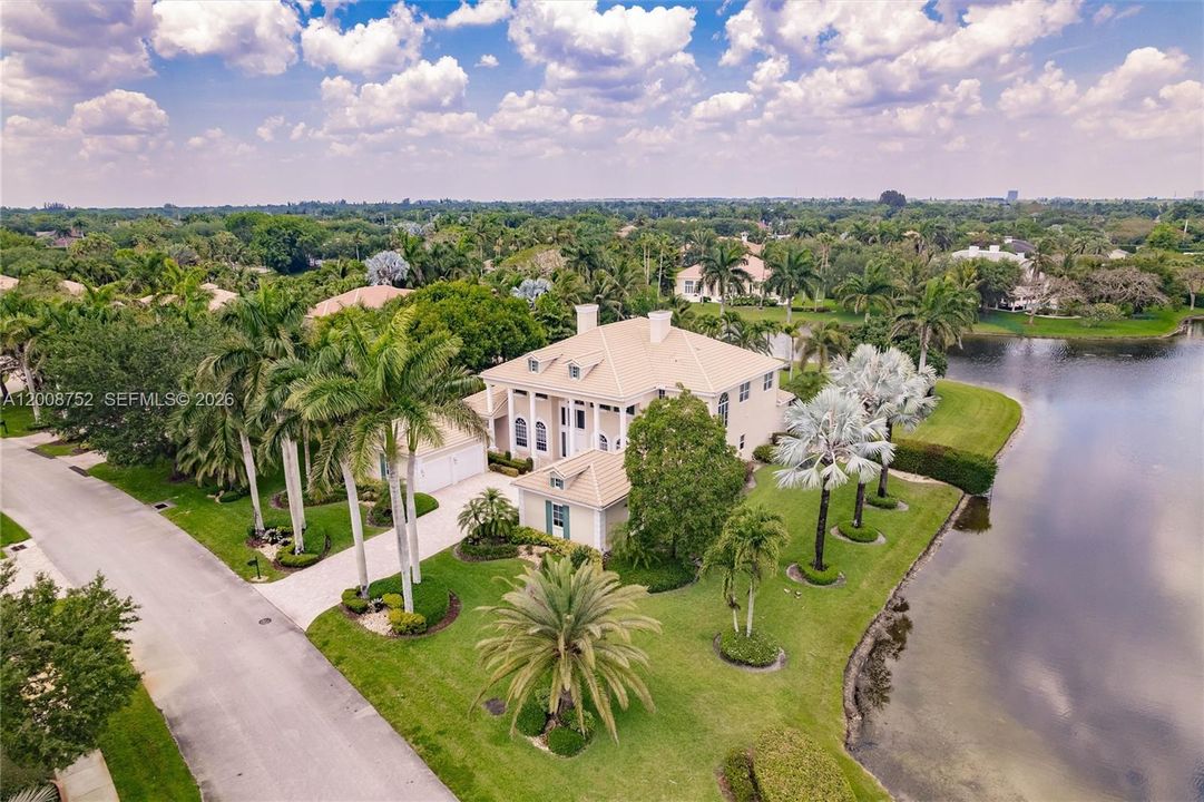For Sale: $2,700,000 (6 beds, 5 baths, 4889 Square Feet)